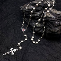 Herzförmige Rosenkranz-Halskette mit Katzenaugensteinen – Elara