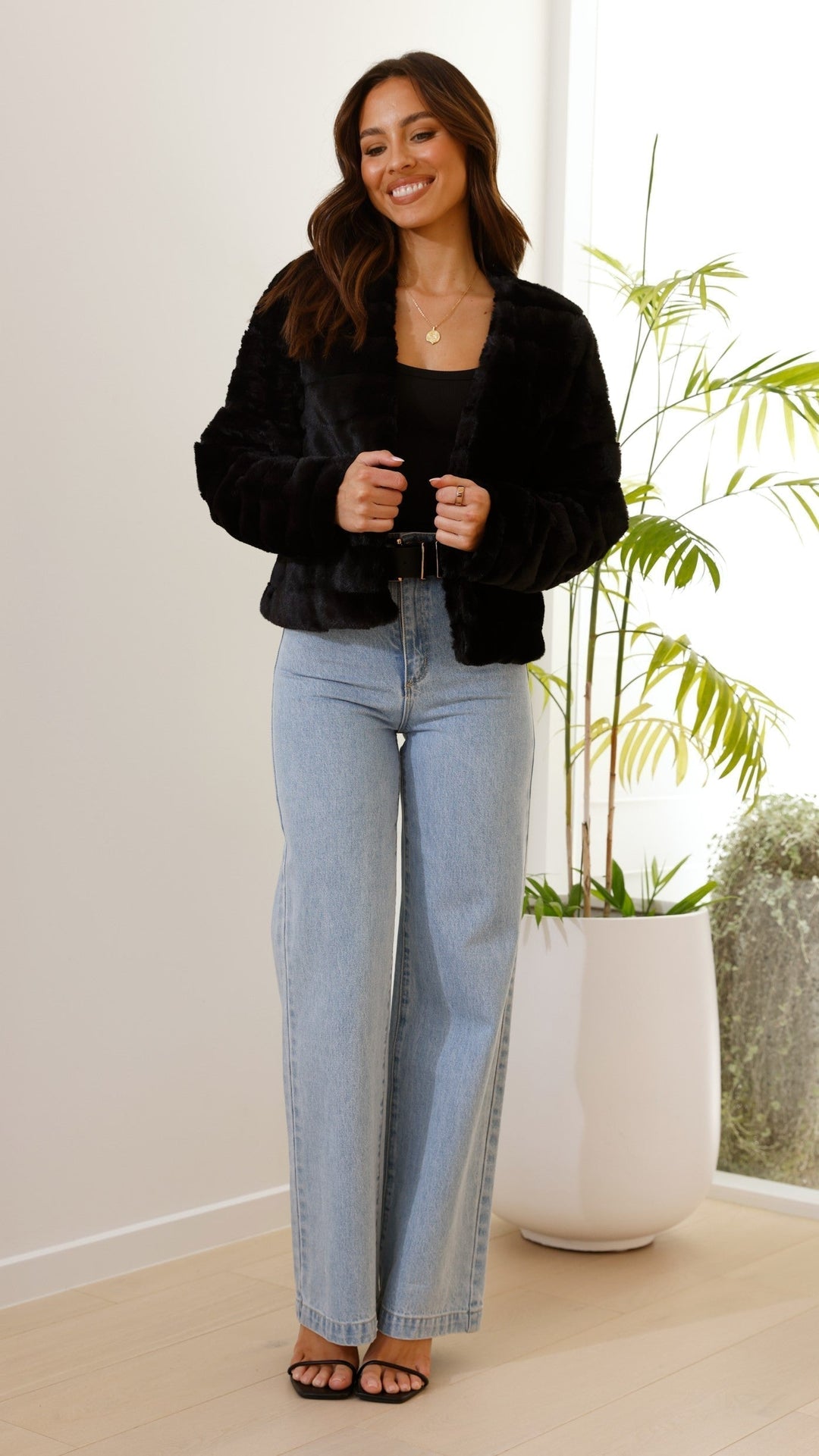 Luxuriöse Damen-Crop-Jacke – Veloura