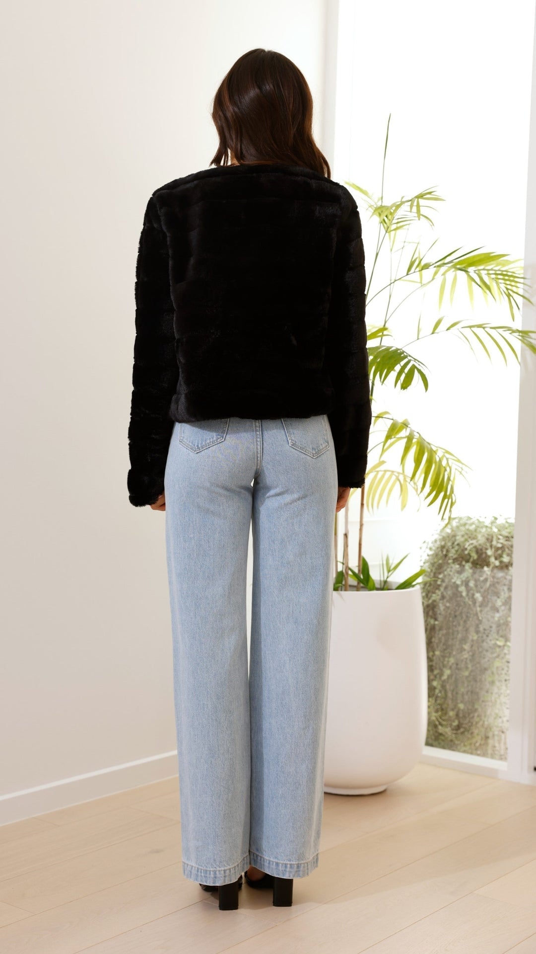 Luxuriöse Damen-Crop-Jacke – Veloura