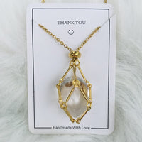 Kleine Halskette mit natürlichem Kristallstein und Fassung – Iris