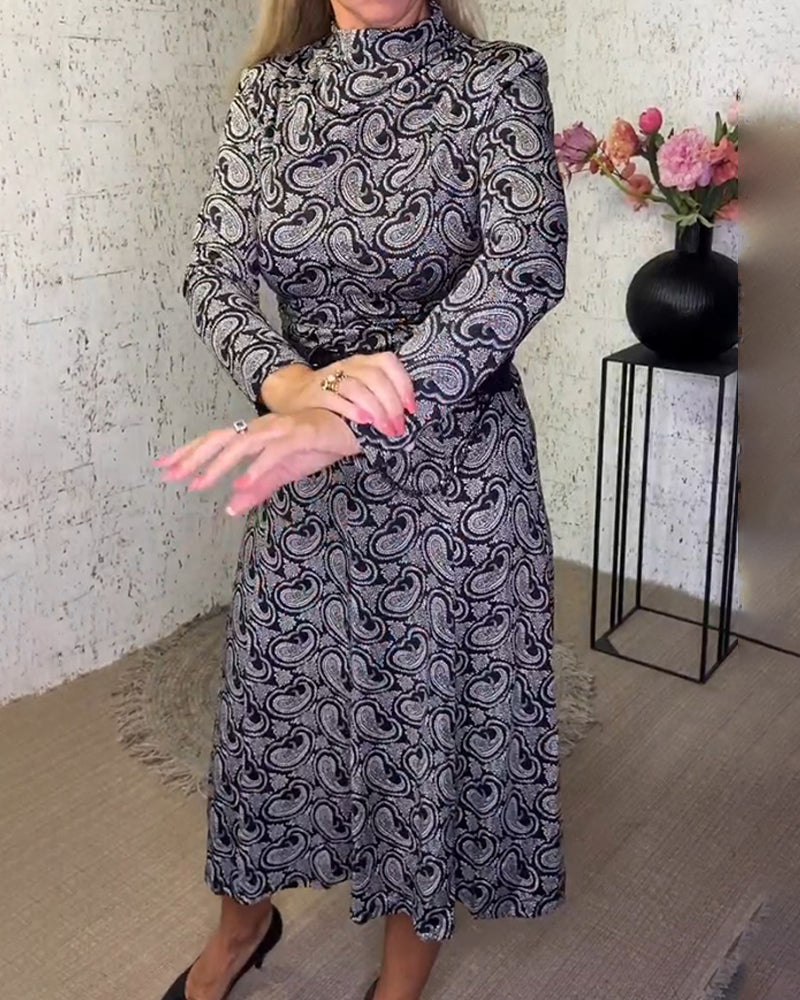 Stilvol und Vielseitig: Kleid mit Kragen und Print – Iris