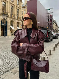 Kurze Damen Lederjacke in Kirschrot mit Reverskragen – Livana