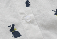 Verspieltes Shirtkleid mit Hasenprint und Reverskragen – Elina