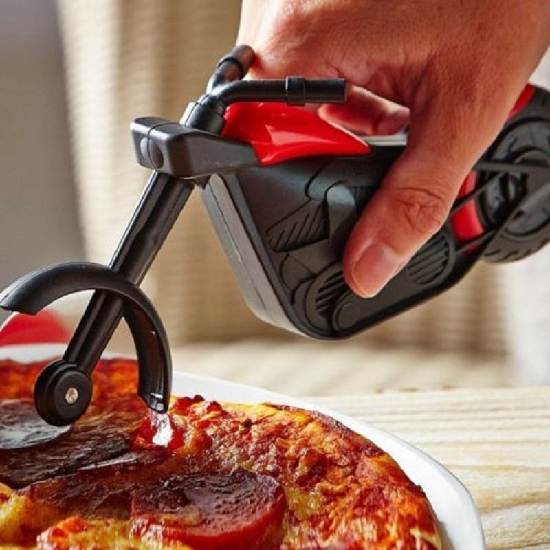 Luxe Pizzaschneider im Motorrad-Stil – MotoSlice