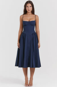 Stylisches Sommerkleid mit Spaghettiträgern und Taillenmieder – Mira