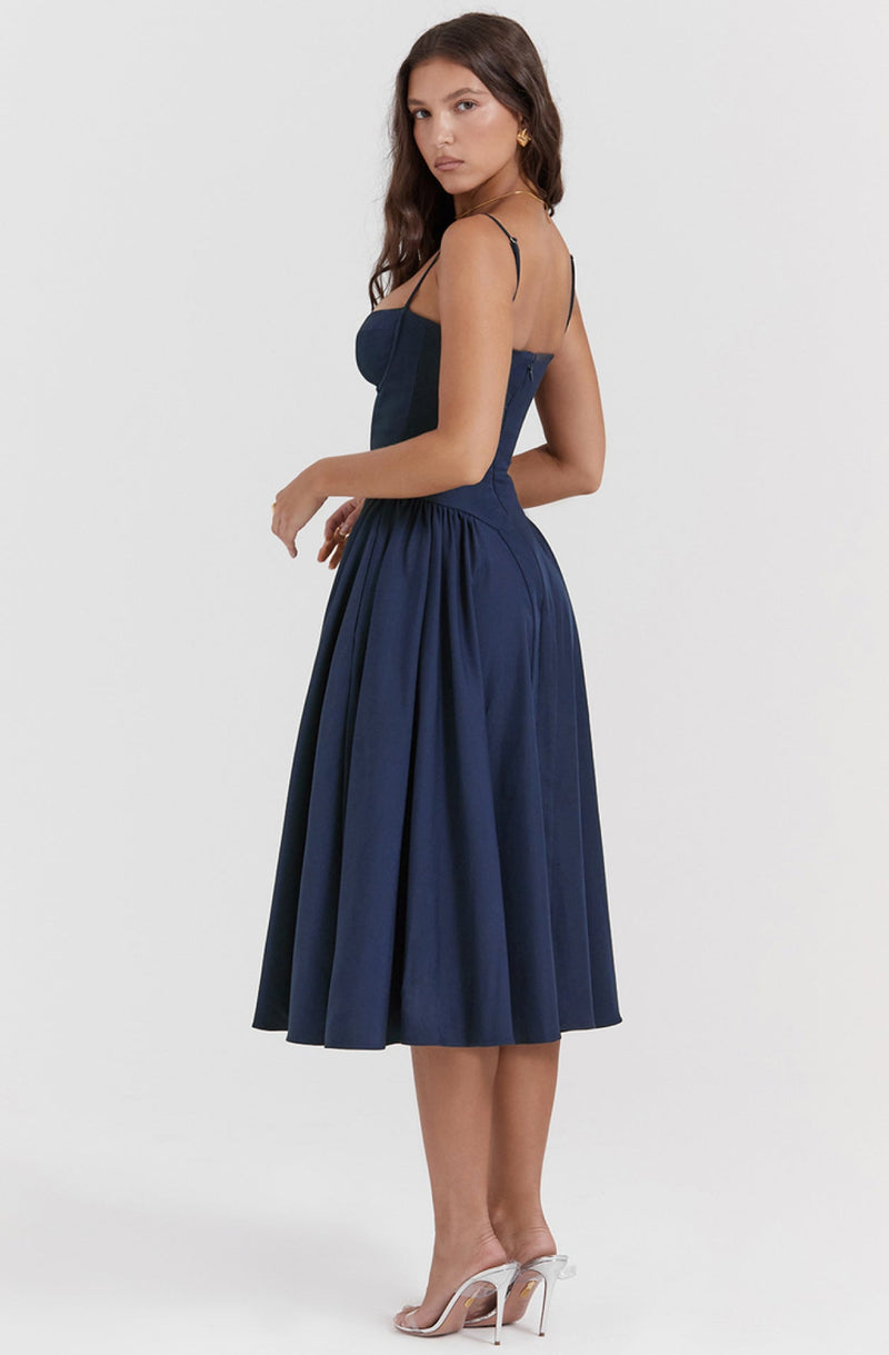 Stylisches Sommerkleid mit Spaghettiträgern und Taillenmieder – Mira