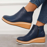 Trendy women's ankle boots with zipper and platform - Alessia