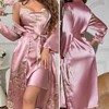 Zweiteiliges Satin-Nachthemd & Kimono-mit Blumenprint – Noelle