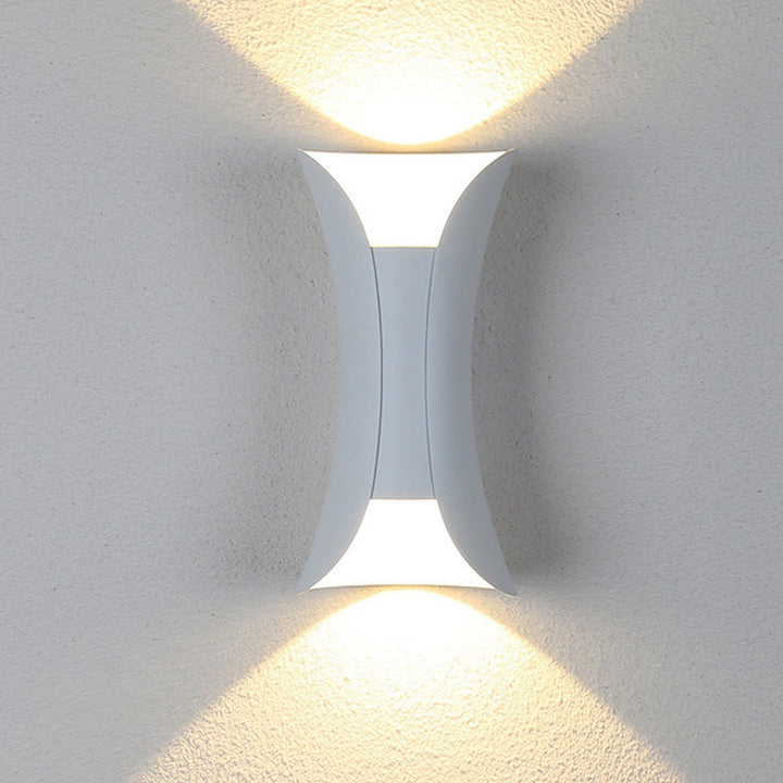 Moderne LED-Außenwandlampe - LumiEdge