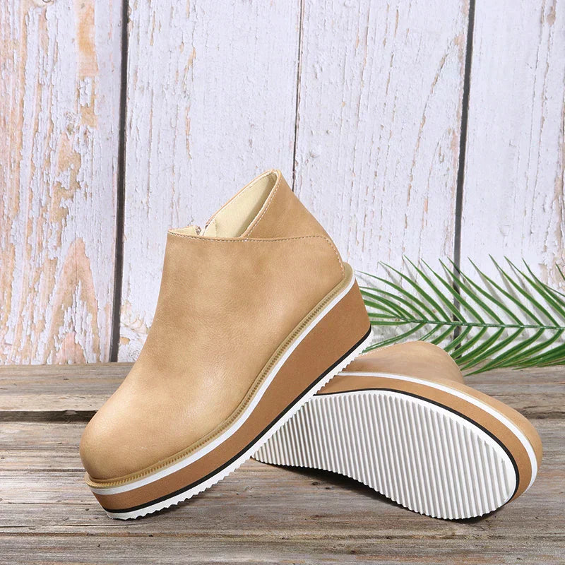 Trendige Damen Stiefeletten mit Reißverschluss und Plateau - Alessia
