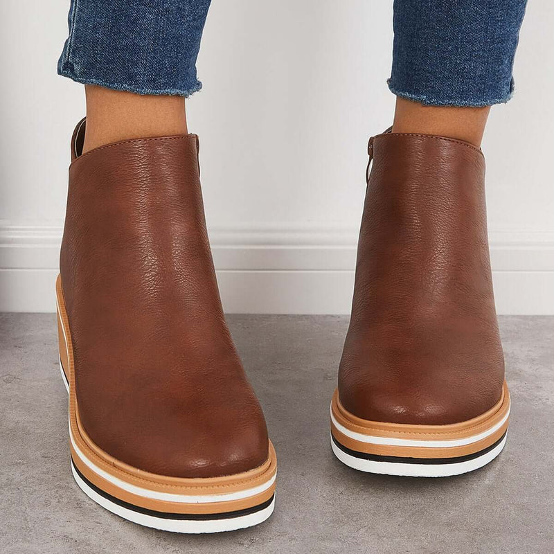 Trendy women's ankle boots with zipper and platform - Alessia