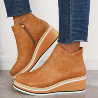 Trendy women's ankle boots with zipper and platform - Alessia