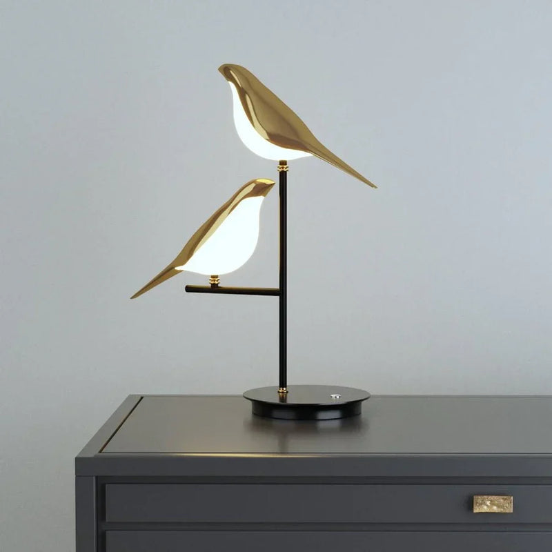 LED Tischlampe mit stilvollem Design - AvaBird