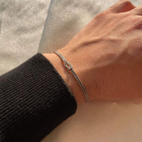 Minimalist Knot Bracelet – Elva