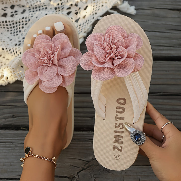 Stylische Damen-Slipper mit Blumendetail für den Sommer - BlütenSchritt