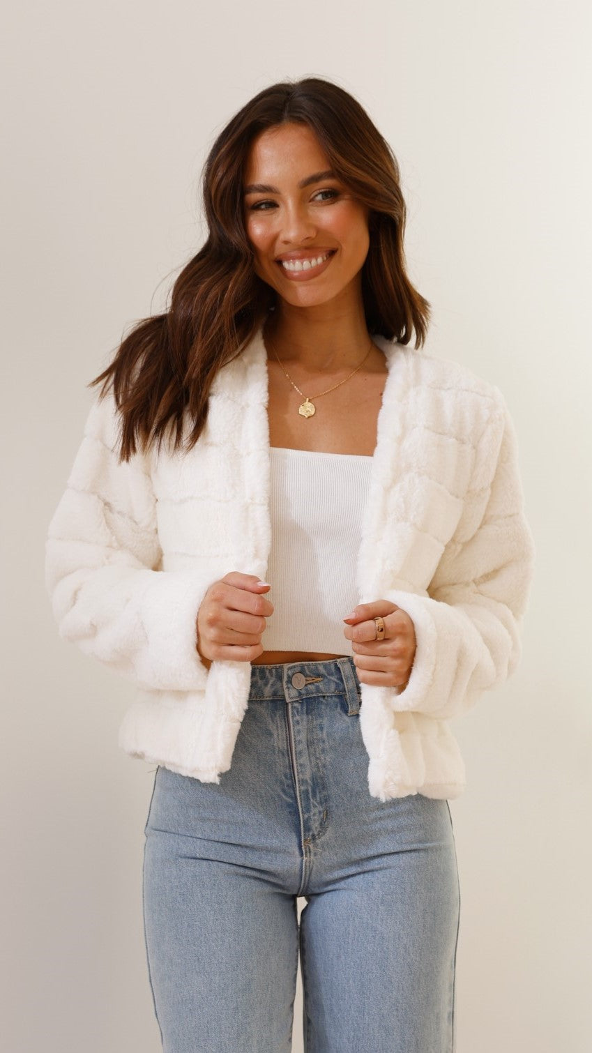 Luxuriöse Damen-Crop-Jacke – Veloura