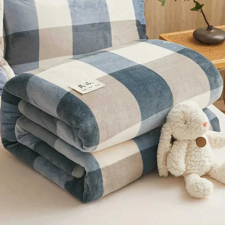 Thickened Flannel Blanket - FlannelWarm