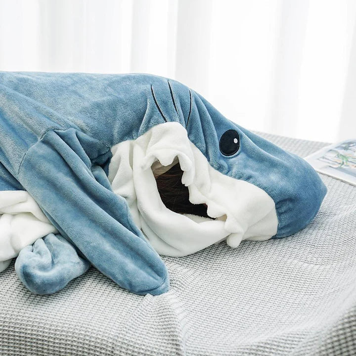 Ultrasofte Haifisch-Onsie für Jung und Alt - ChompChill