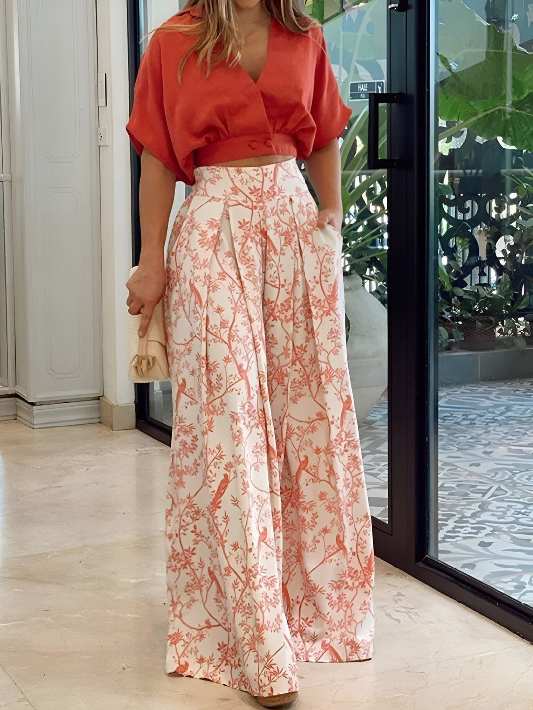 Two-piece summer outfit with loose blouse and wide-cut pants – Élise