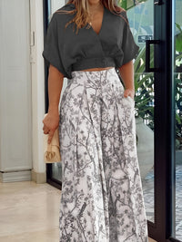 Two-piece summer outfit with loose blouse and wide-cut pants – Élise