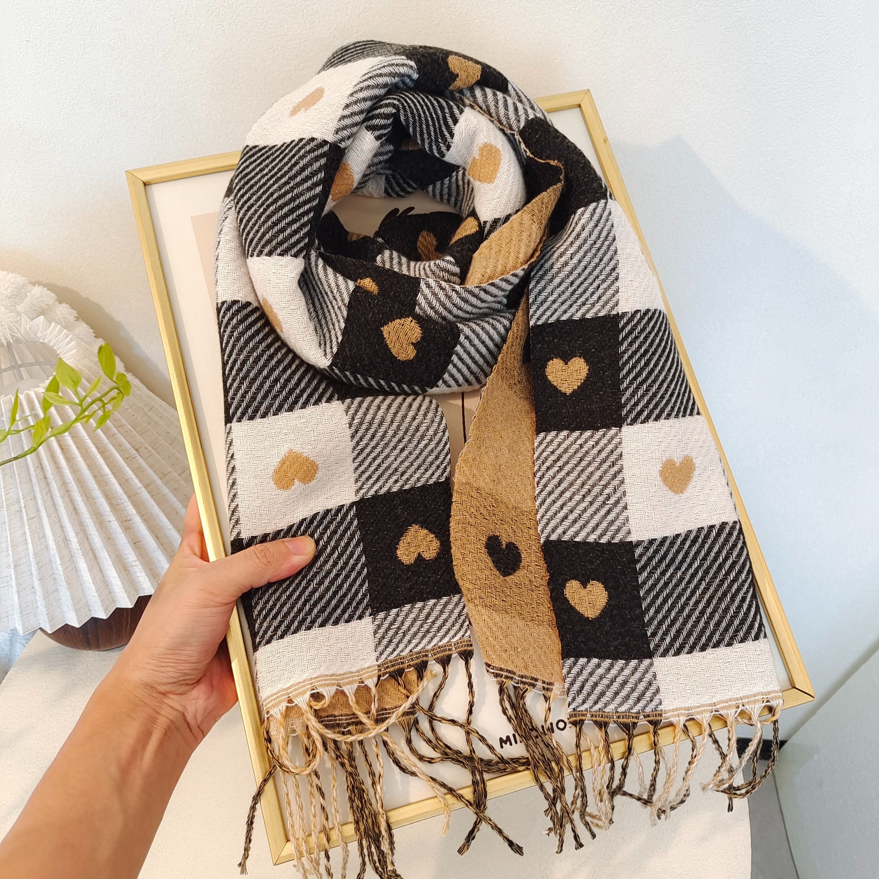 Gestreifter Damen Schal aus Polyester für Herbst & Winter – Aurelie