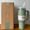 Vakuumisolierter Becher mit Deckel und Strohhalm – ThermoTumbler