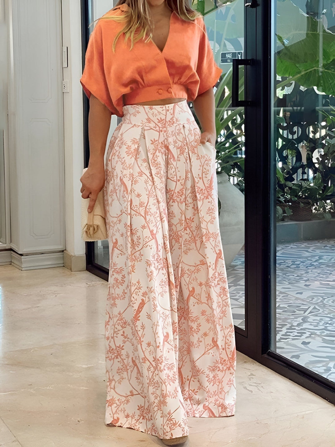Two-piece summer outfit with loose blouse and wide-cut pants – Élise