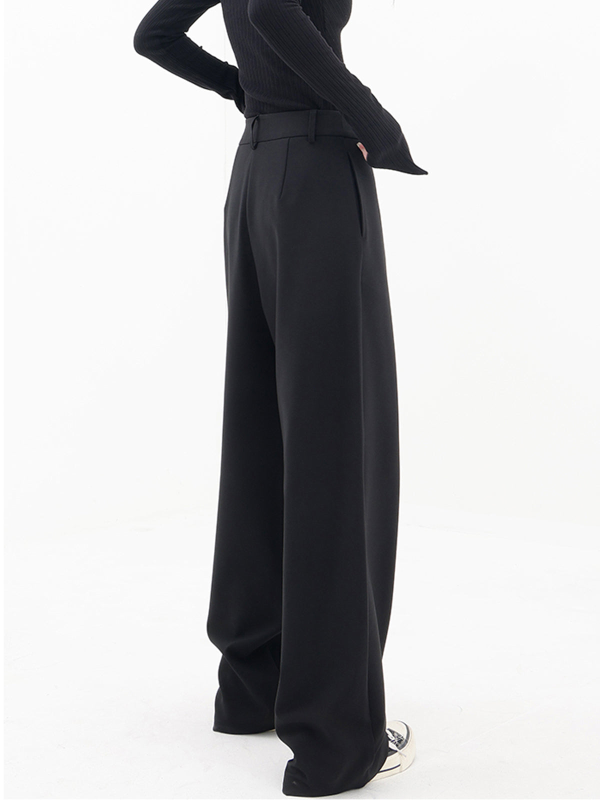 Asymmetrische Weite Damenhose mit Doppelknoten – Noa