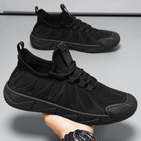 Schwarze Sneaker aus Mesh, rutschfeste Sohle, sportlich, atmungsaktiv, Herrenmode.