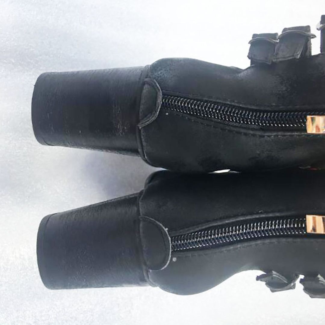 Schwarze Lederstiefel mit Reißverschluss und Blockabsatz, modisch, elegant, Damenmode.