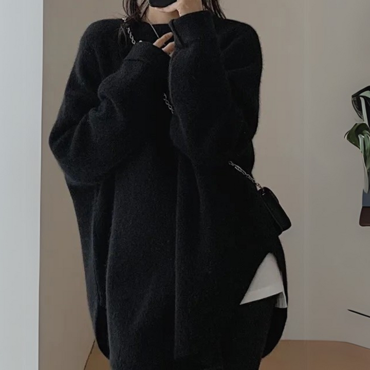 Schwarzer Oversize-Pullover Damen, kuscheliger Strick, modisch, Herbst-Winter-Outfit.
