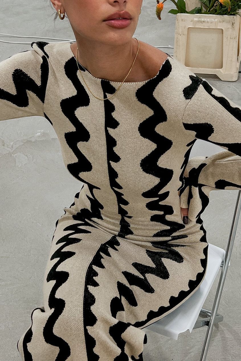 Knitted Dress with Wave Pattern – Mirae