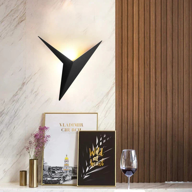 Moderne Dreieckige Wandlampe - TrigoLux