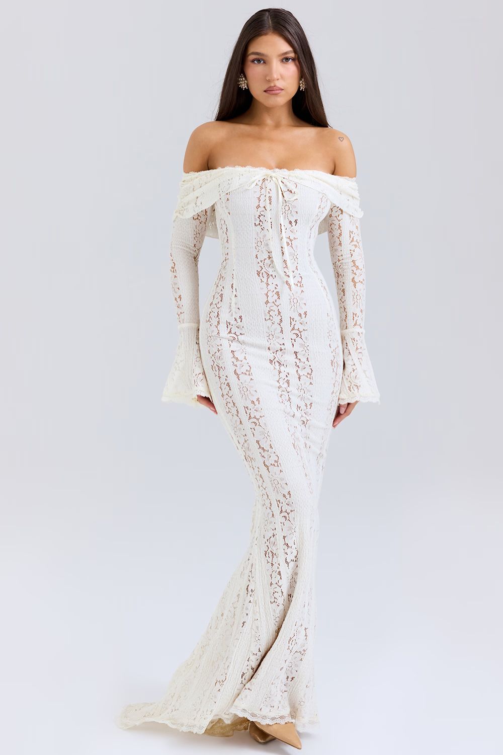 Schulterfreies Sommer-Maxikleid aus floraler Spitze – Alondra