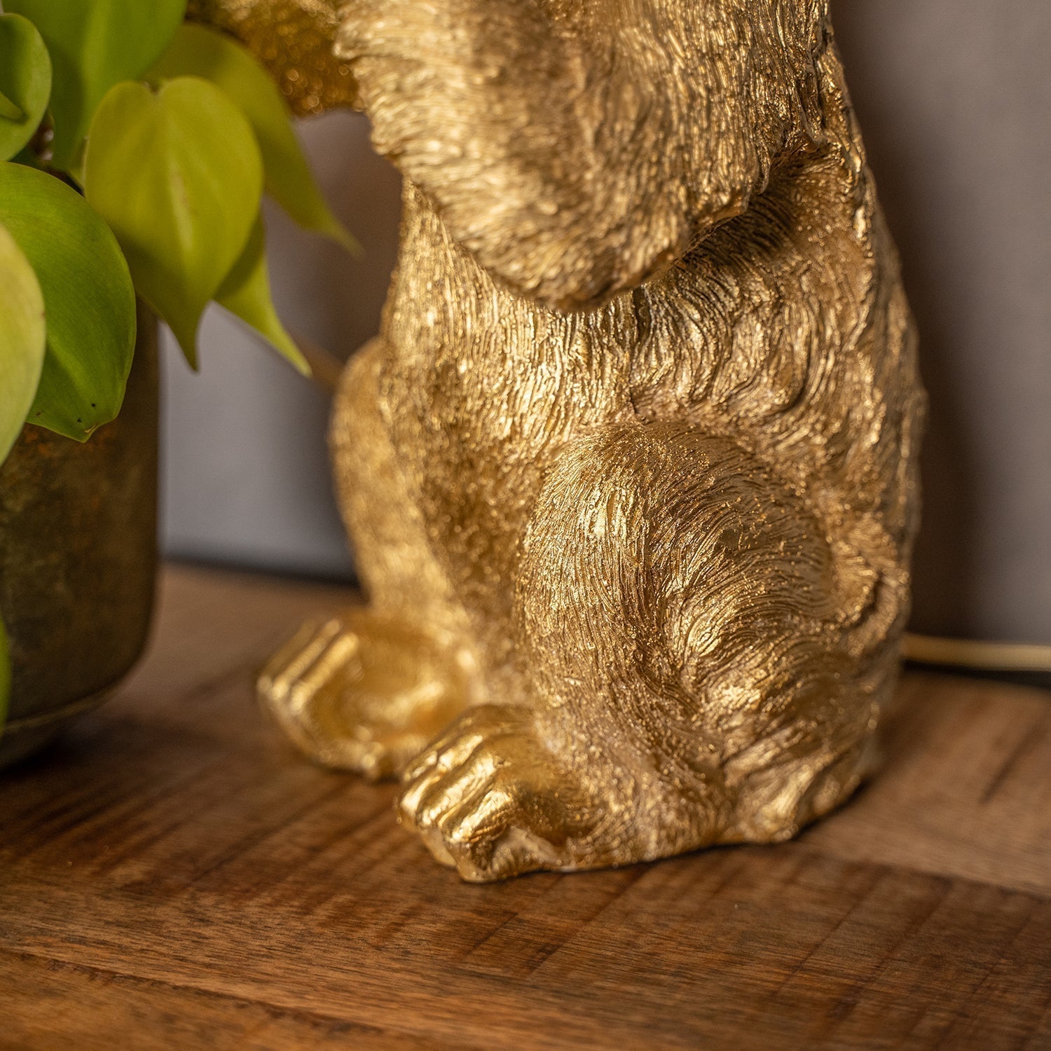 Luxuriöse Goldene Affen-Tischlampe – GoldenChimp