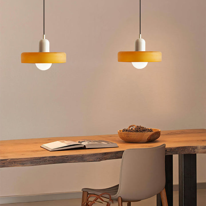 Hängelampe aus farbigem Glas - BauLume