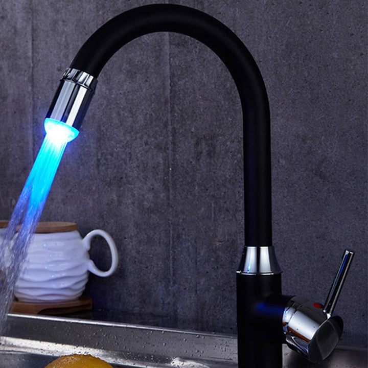 Farbenfroher Wasserhahn LED - AquaGlow