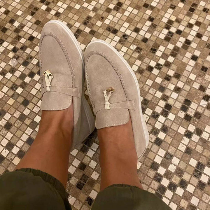 Bequeme Mokassins mit Schlossdetail - Isabella