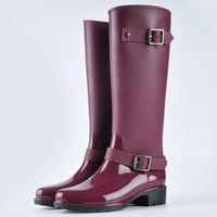 Damen Regenstiefel hoch wasserdicht mit Schnallen & Blockabsatz – Elenya