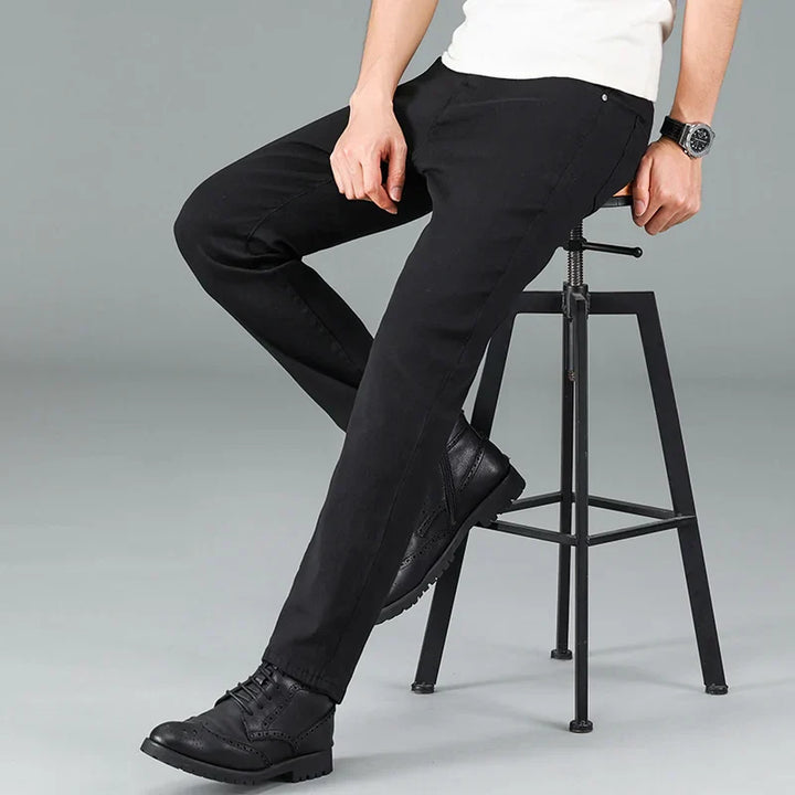 Herren Straight Fit Jeans in Schwarz mit Stretch – Milan