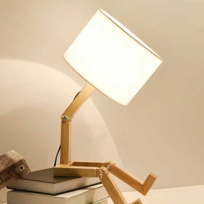 Hölzerne Tischlampe mit Bücherhalter - RutanFlex