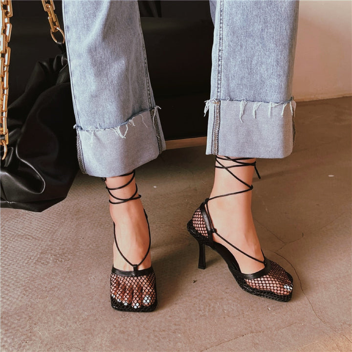 Pumps mit Spitzen-Optik – Céleste