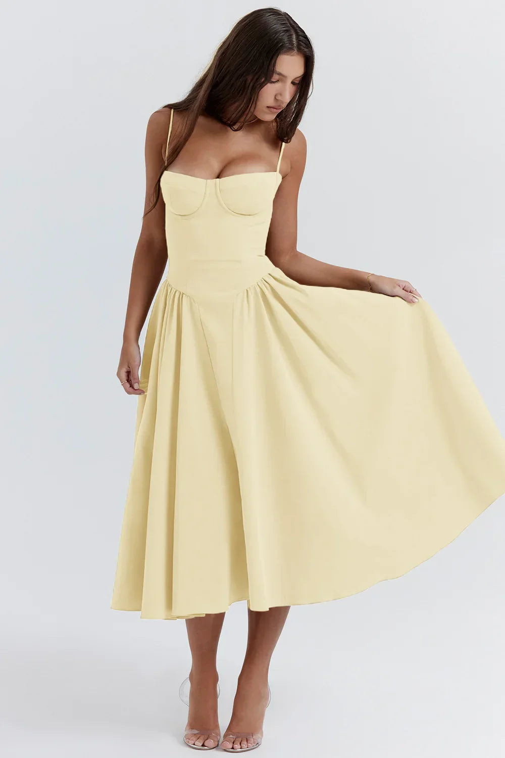 Stylisches Sommerkleid mit Spaghettiträgern und Taillenmieder – Mira