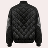 Schwarze gesteppte Bomberjacke mit Adlerstickerei, Herrenmode, Winterjacke, stilvoll und warm.