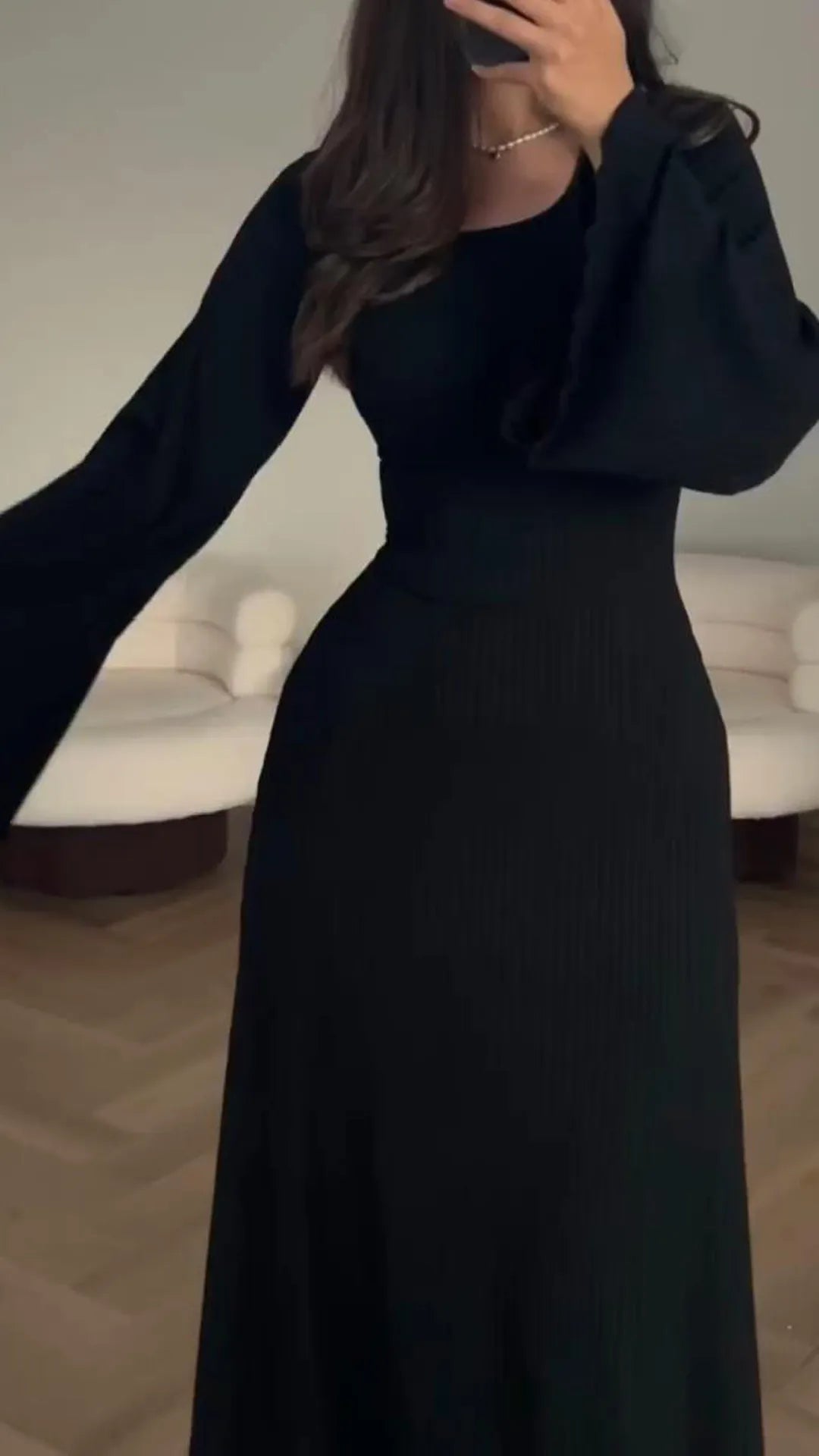 Elegantes Bodycon-Maxikleid mit Schnürung – Valencia