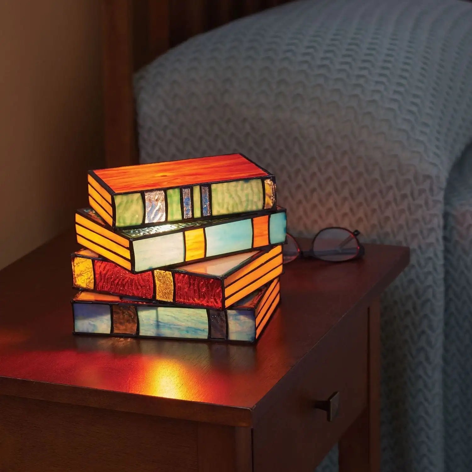 Kunstvolle Farbige Buchlampe – IllumiBook