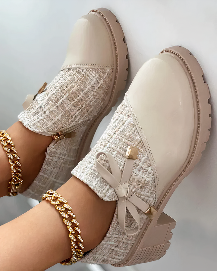 Elegante Blockabsatz-Schuhe mit spitzen Akzenten – Florina