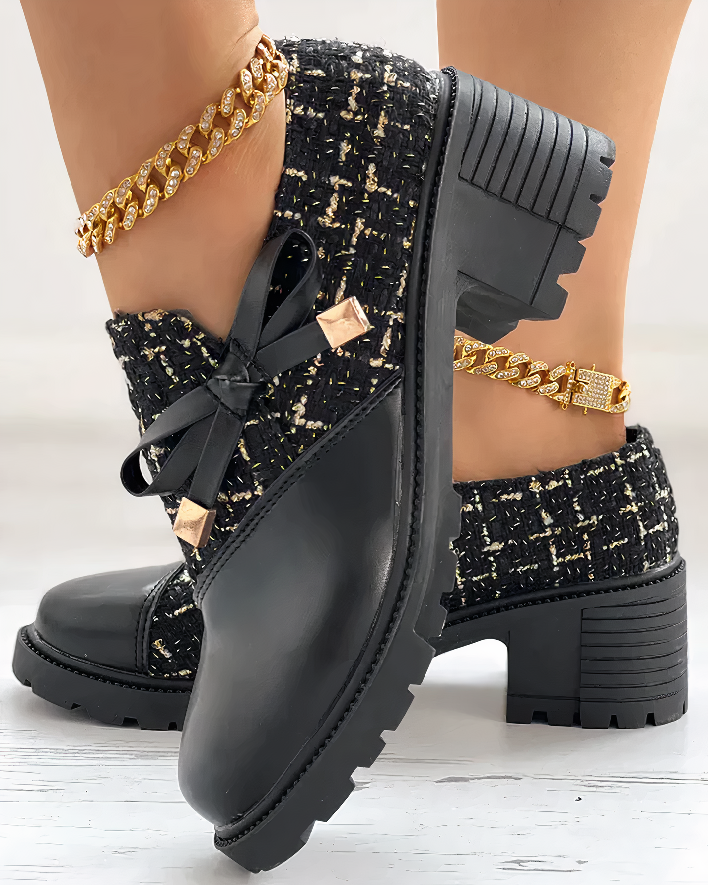 Elegante Blockabsatz-Schuhe mit spitzen Akzenten – Florina