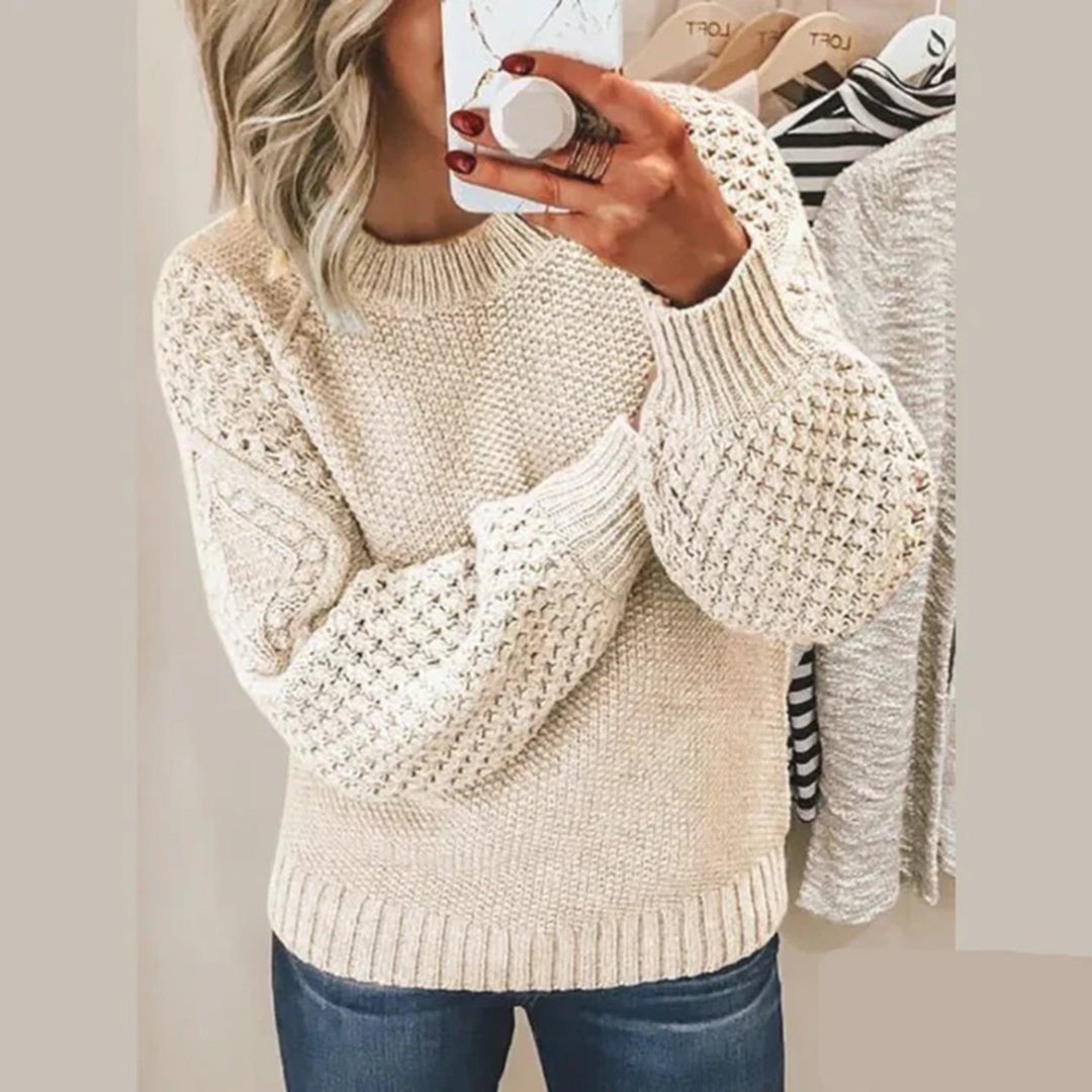 Damen Strickpullover aus Wolle, beige, Zopfmuster, modisch, gemütlich, Herbstmode.