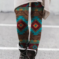 Bunte Strumpfhose mit Aztekenmuster, braun, rot, türkis, Damenmode, Herbst-Winter-Look.